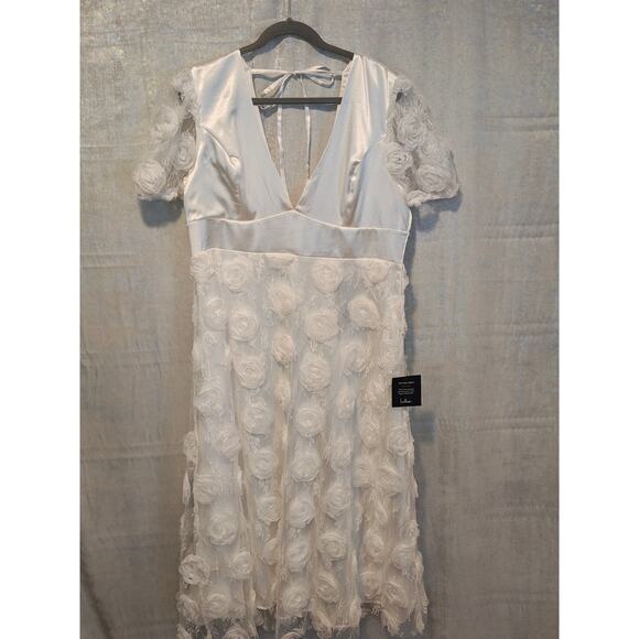 Lulus Dresses & Skirts - Lulu's White Floral Midi Dress